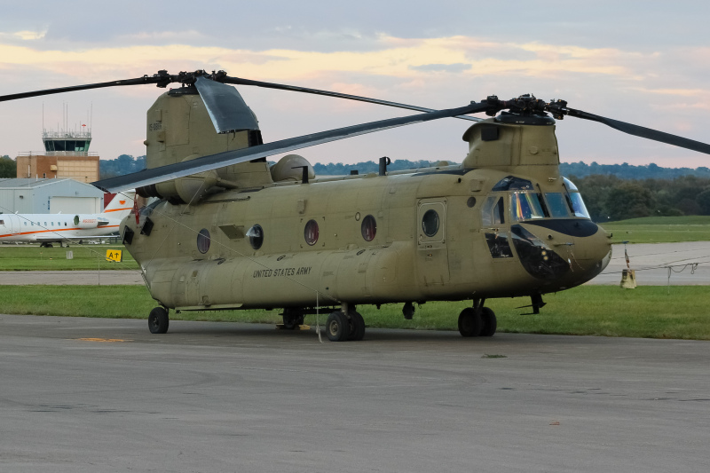 Photo of 15-08186 - USA - United States Army Boeing CH-47 Chinook at LUK on AeroXplorer Aviation Database