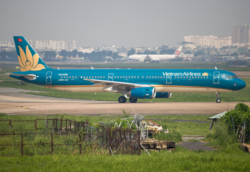 Photo of VN-A326 - Vietnam Airlines Airbus A321-200 at SGN on AeroXplorer Aviation Database