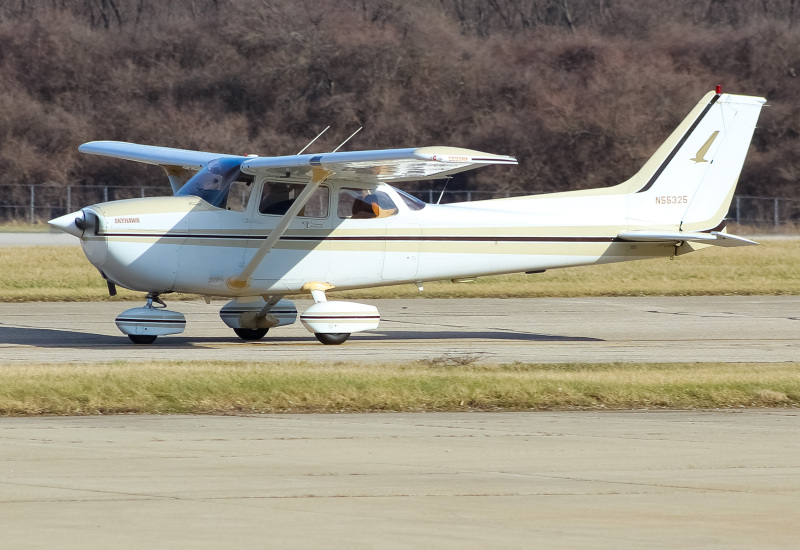 Photo of N55325 - PRIVATE  Cessna 172 at LUK on AeroXplorer Aviation Database