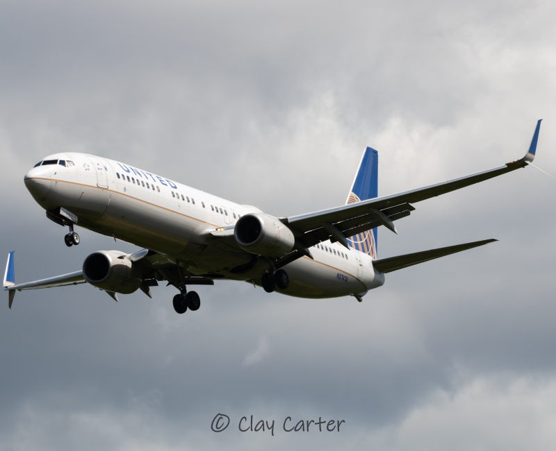 Photo of N37474 - United Airlines Boeing 737-900ER at IAD on AeroXplorer Aviation Database