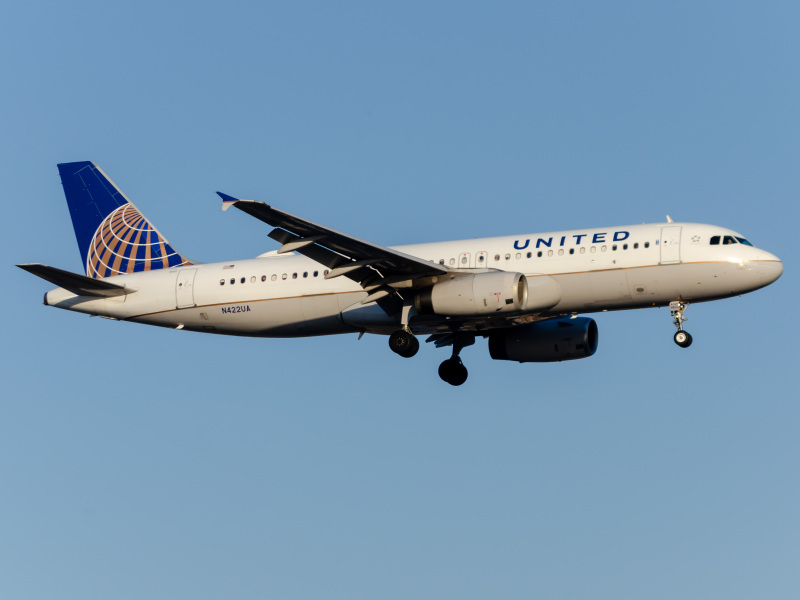 Photo of N422UA - United Airlines Airbus A320 at EWR on AeroXplorer Aviation Database