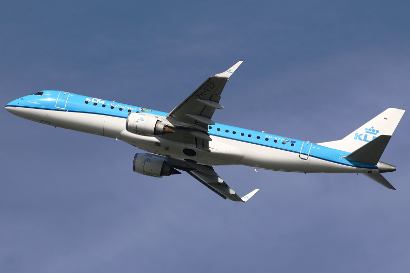 Photo of PH-EZP - KLM CityHopper Embraer E190 at AMS on AeroXplorer Aviation Database