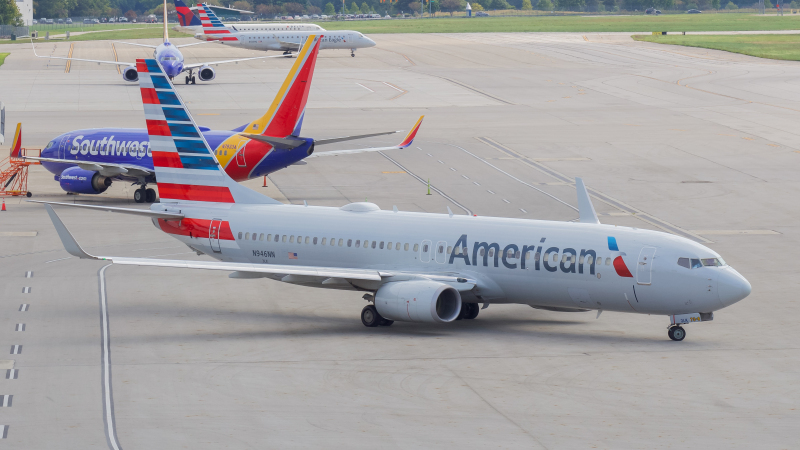 Photo of N946NN - American Airlines Boeing 737-800 at CMH on AeroXplorer Aviation Database