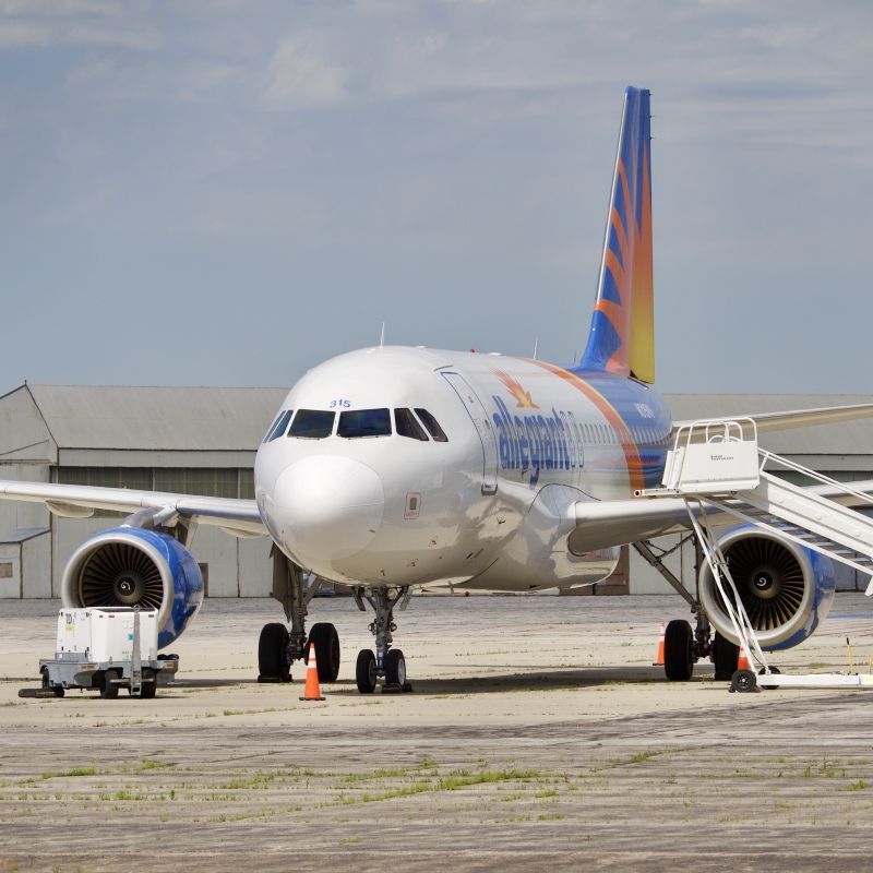 Photo of N315NV - Allegiant Air Airbus A319 at LCK on AeroXplorer Aviation Database