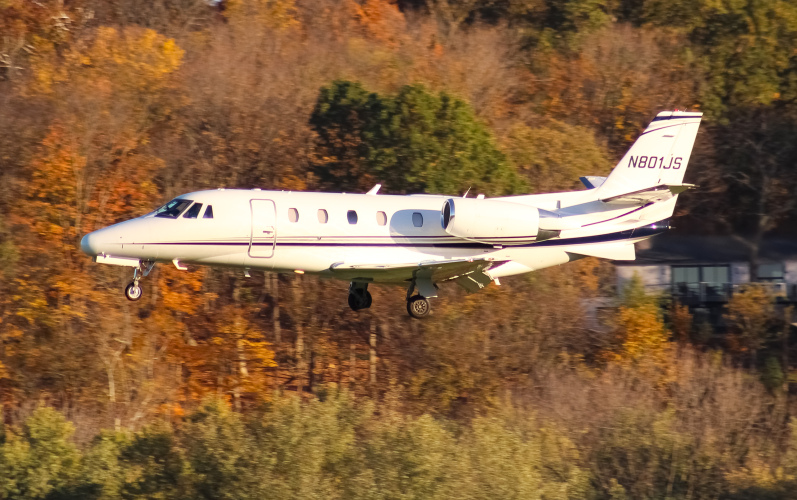 Photo of N801JS - PRIVATE Cessna 560XL Citation Excel at LUK on AeroXplorer Aviation Database