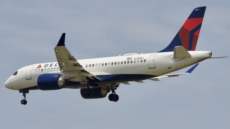 Photo of N118DU - Delta Airlines Airbus A220-100 at IAH on AeroXplorer Aviation Database
