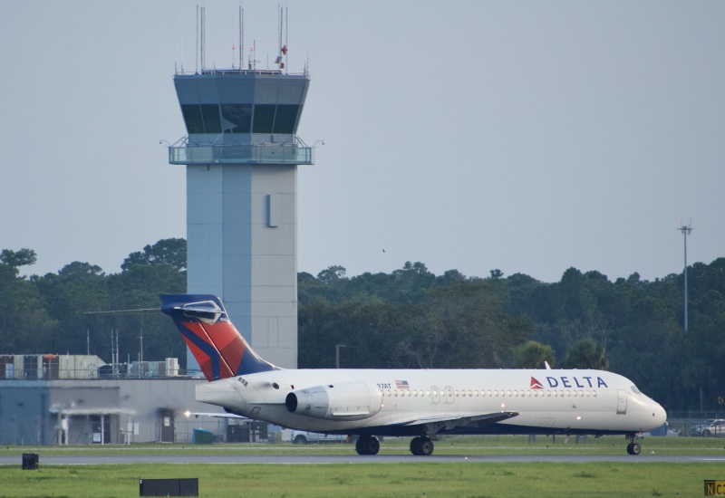 Photo of N997AT - Delta Airlines Boeing 717-200 at DAB on AeroXplorer Aviation Database