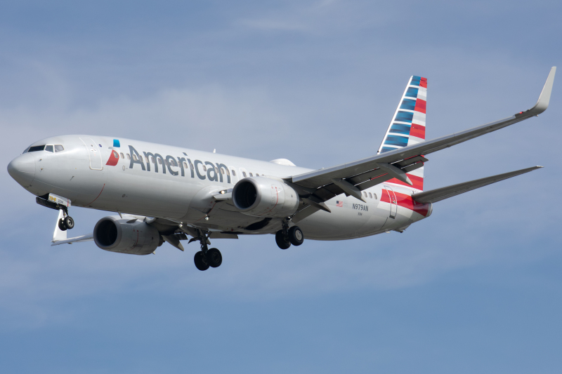Photo of N979AN - American Airlines Boeing 737-800 at SJC on AeroXplorer Aviation Database