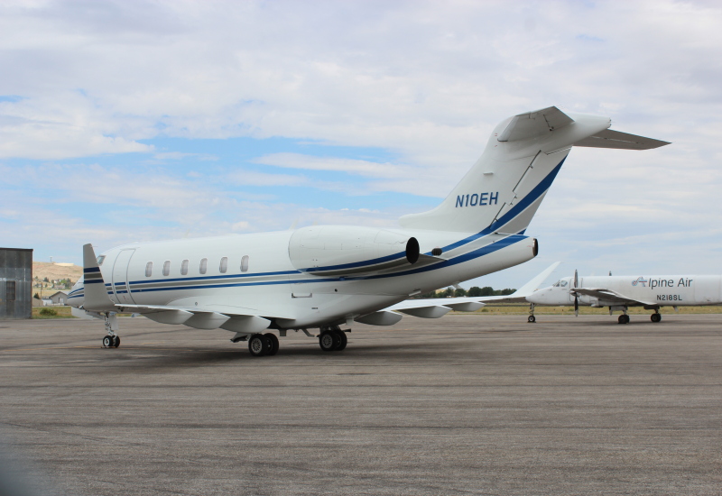 Photo of N10EH - Private Bombardier Challenger 350  at RWL on AeroXplorer Aviation Database