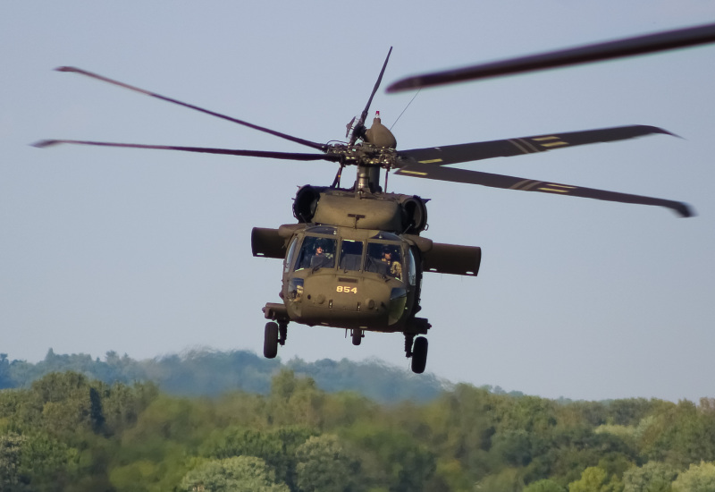 Photo of 16-20854 - USA - United States Army Sikorsky UH-60L Blackhawk at LUK on AeroXplorer Aviation Database