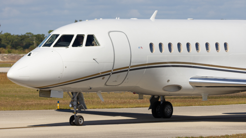 Photo of N681ZL - PRIVATE Dassault Falcon 2000EX at APF on AeroXplorer Aviation Database