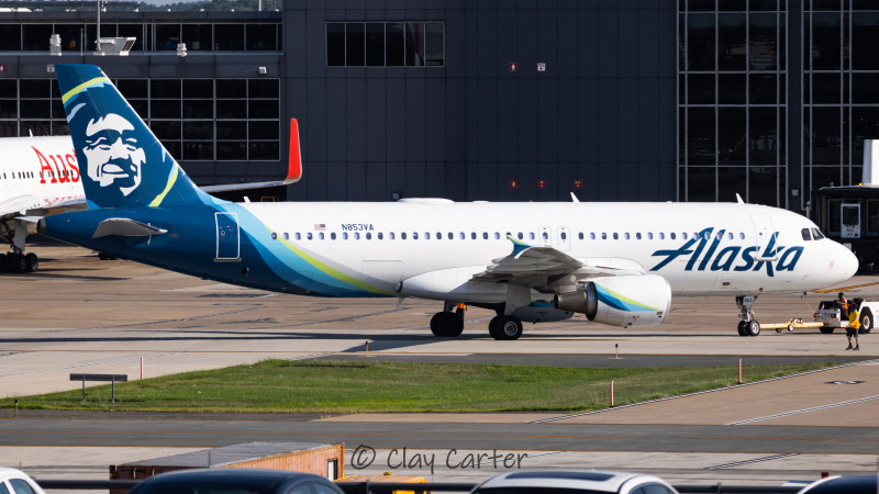 Photo of N853VA - Alaska Airlines Airbus A320 at IAD on AeroXplorer Aviation Database