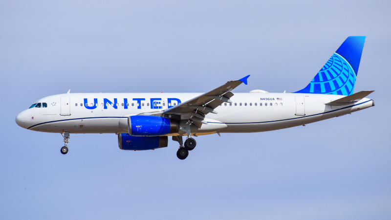 Photo of N496UA - United Airlines Airbus A320 at DEN on AeroXplorer Aviation Database
