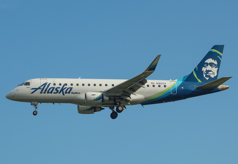 Photo of N182SY - Alaska Airlines Embraer E175 at MKE on AeroXplorer Aviation Database