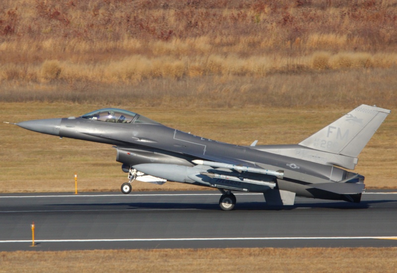 Photo of 87-0288 - USAF - United States Air Force General Dynamics F-16 Fighting Falcon at ACY on AeroXplorer Aviation Database