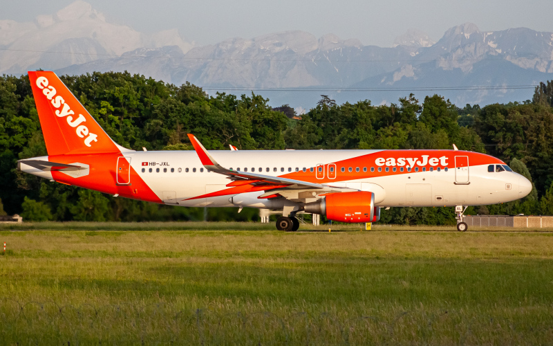 Photo of HB-JXL - EasyJet Airbus A320 at GVA on AeroXplorer Aviation Database