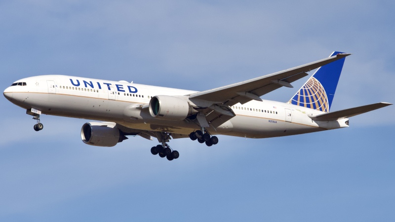 Photo of N213UA - United Airlines Boeing 777-200 at IAH on AeroXplorer Aviation Database