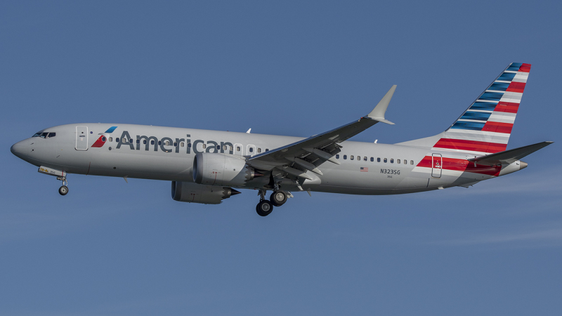 Photo of N323SG - American Airlines Boeing 737 MAX 8 at DCA on AeroXplorer Aviation Database