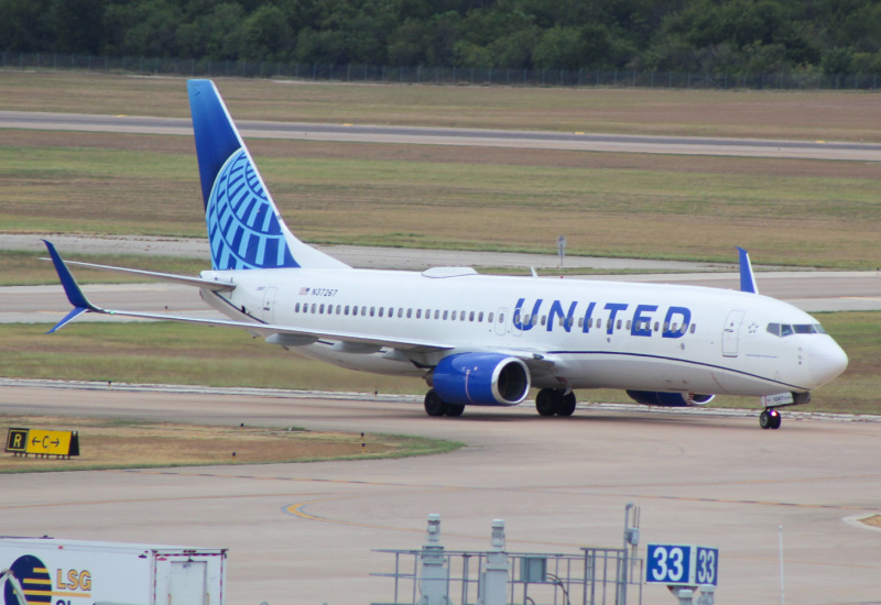 Photo of N37267 - United Airlines Boeing 737-800 at AUS on AeroXplorer Aviation Database