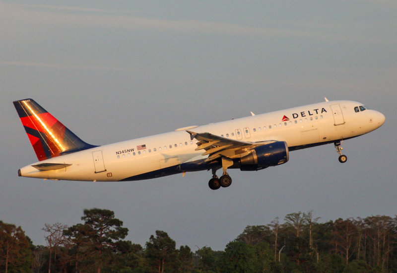 Photo of N345NW - Delta Airlines Airbus A320 at MCO on AeroXplorer Aviation Database