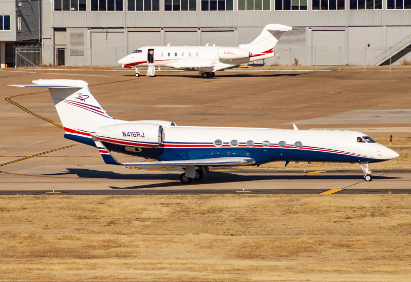 Photo of N416RJ - PRIVATE Gulfstream V at DAL on AeroXplorer Aviation Database