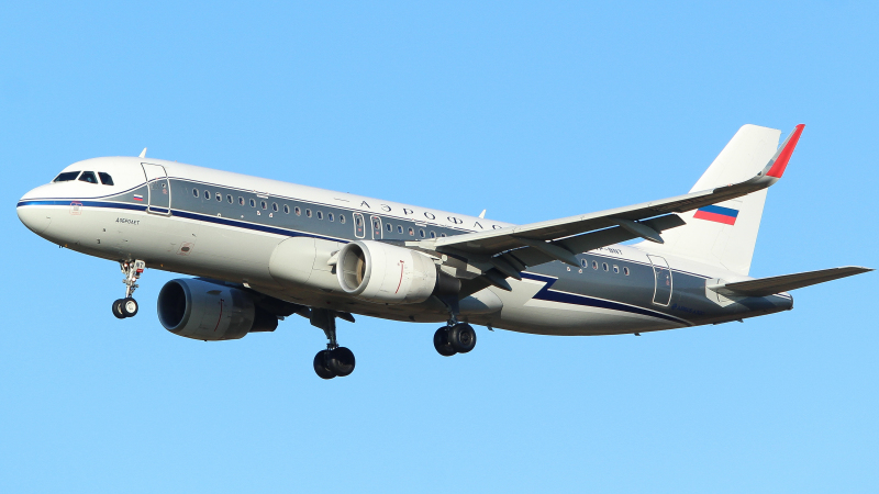 Photo of VP-BNT - Aeroflot Airbus A320 at DUS on AeroXplorer Aviation Database