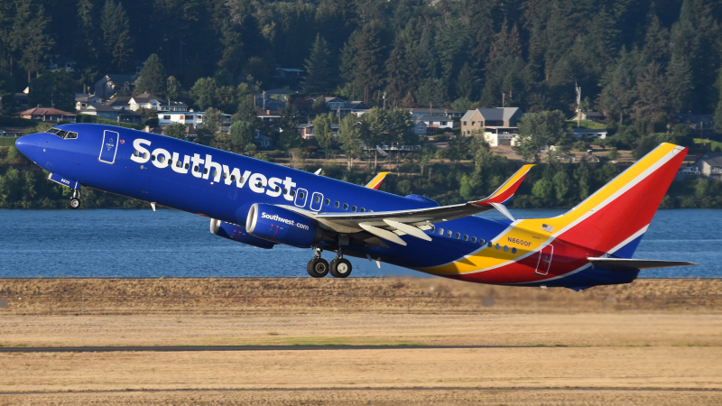 Photo of N8600F - Southwest Airlines Boeing 737-800 at PDX on AeroXplorer Aviation Database