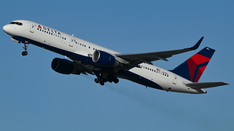 Photo of N660DL - Delta Airlines Boeing 757-200 at LAX on AeroXplorer Aviation Database