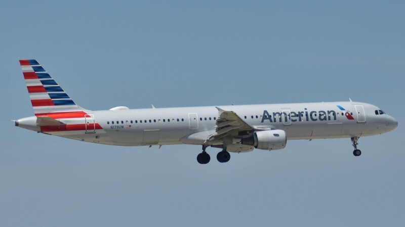 Photo of N179UW - American Airlines Airbus A321-200 at ORD on AeroXplorer Aviation Database