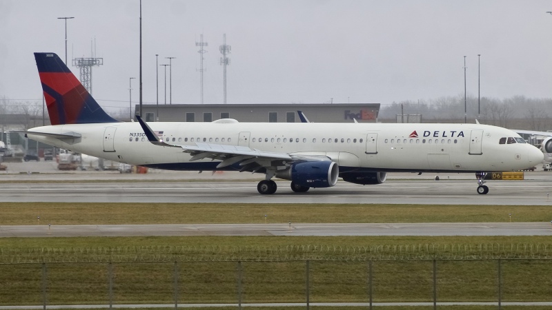Photo of N335DN - Delta Airlines A321-211 at IND on AeroXplorer Aviation Database
