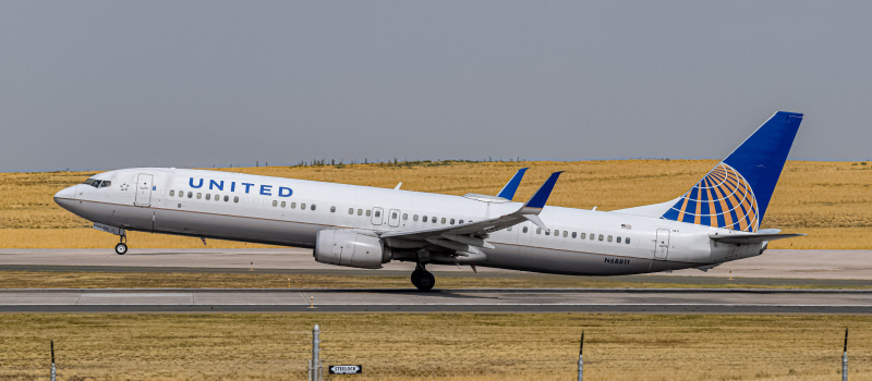 Photo of N68811 - United Airlines Boeing 737-900 at DEN on AeroXplorer Aviation Database