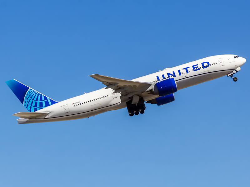 Photo of N69020 - United Airlines Boeing 777-200ER at IAH on AeroXplorer Aviation Database