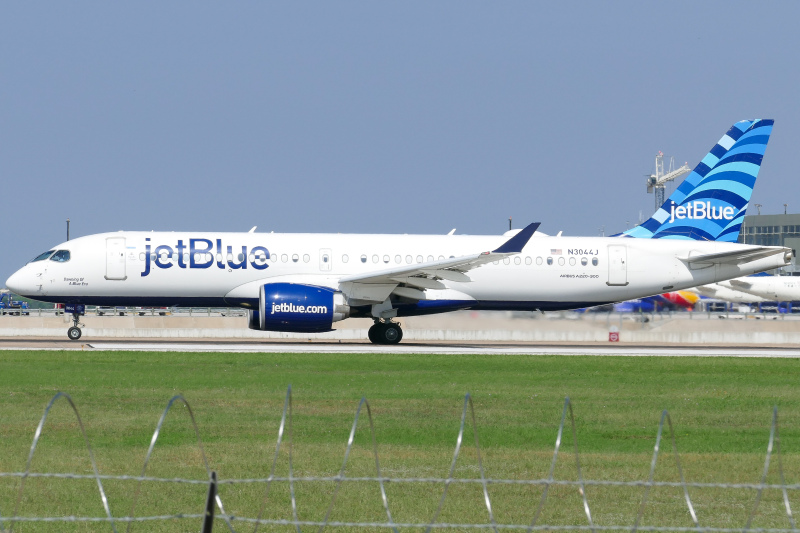 Photo of N3044J - JetBlue Airways Airbus A220-300 at AUS on AeroXplorer Aviation Database