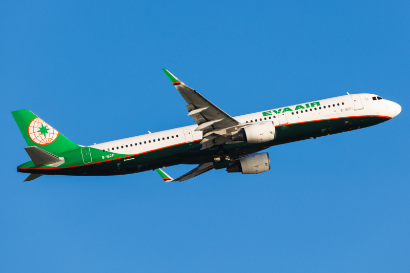 Photo of B-16211 - EVA Air Airbus A321-200 at HKG on AeroXplorer Aviation Database