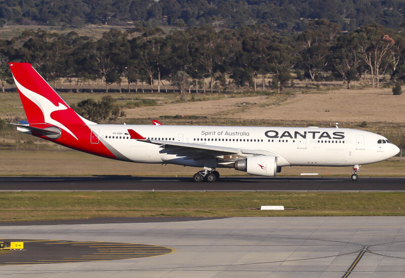 Photo of VH-EBP - Qantas Airways Airbus A330-200 at MEL on AeroXplorer Aviation Database