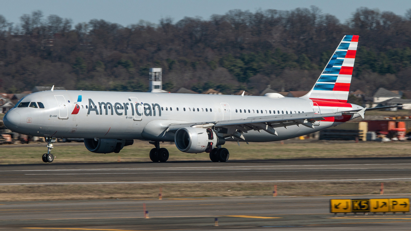 Photo of N170US - American Airlines Airbus A321-200 at DCA on AeroXplorer Aviation Database