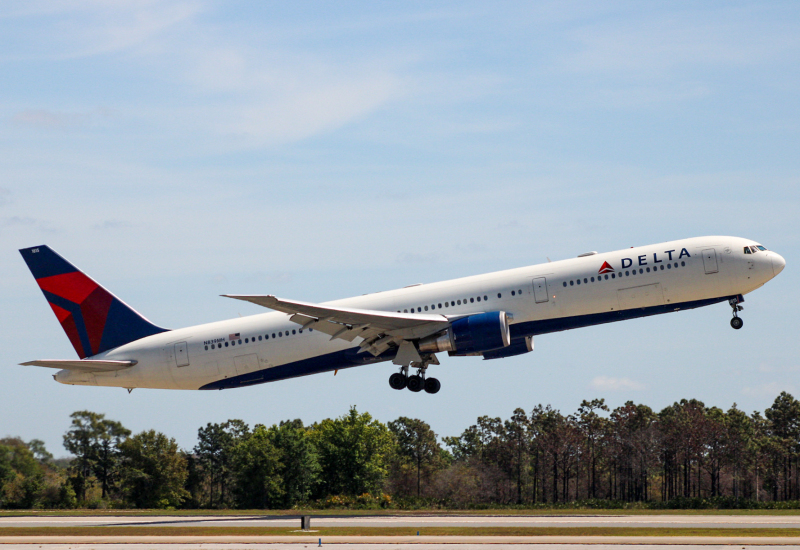 Photo of N839MH - Delta Airlines Boeing 767-400 at MCO on AeroXplorer Aviation Database