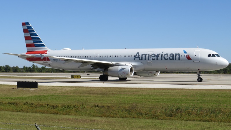 Photo of N560UW - American Airlines Airbus A321-200 at MCO on AeroXplorer Aviation Database