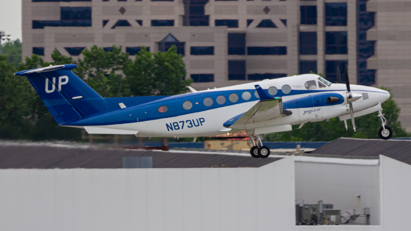 Photo of N873UP - Wheels Up Beechcraft King Air 350 at CMH on AeroXplorer Aviation Database