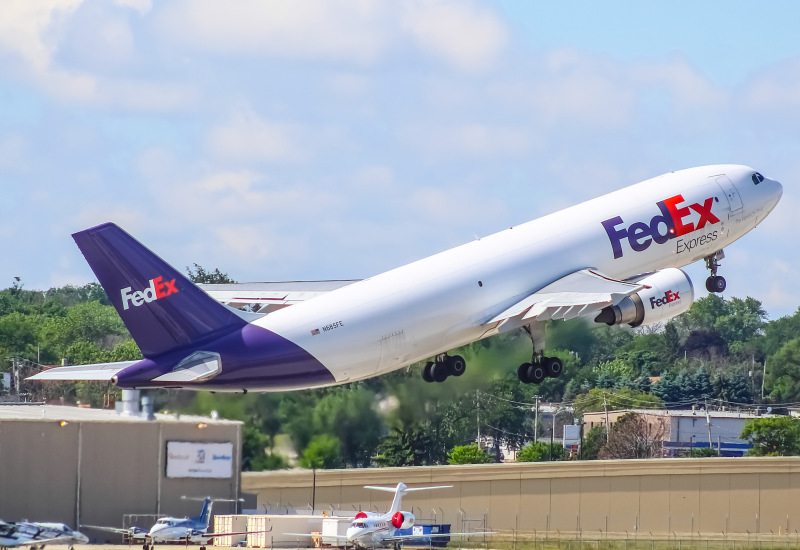 Photo of N685FE - FedEx Airbus A300F-600 at MKE on AeroXplorer Aviation Database