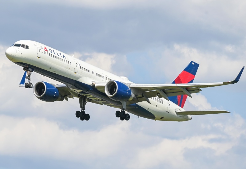 Photo of N686DA - Delta Airlines Boeing 757-200 at PHL on AeroXplorer Aviation Database