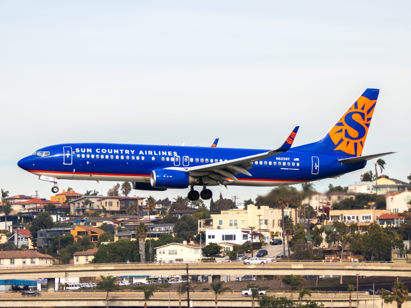 Photo of N825SY - Sun Country Airlines Boeing 737-800 at SAN on AeroXplorer Aviation Database