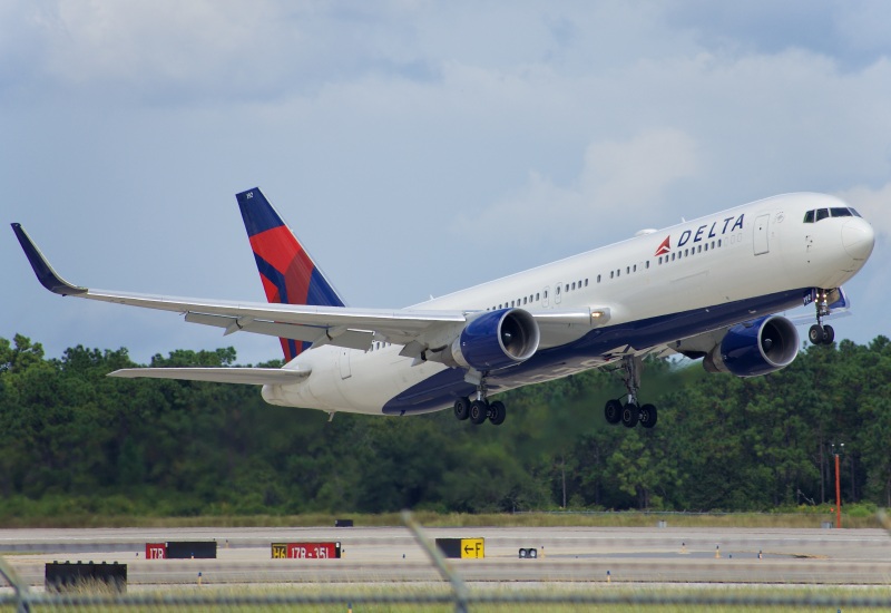Photo of N192DN - Delta Airlines Boeing 767-300ER at MCO on AeroXplorer Aviation Database