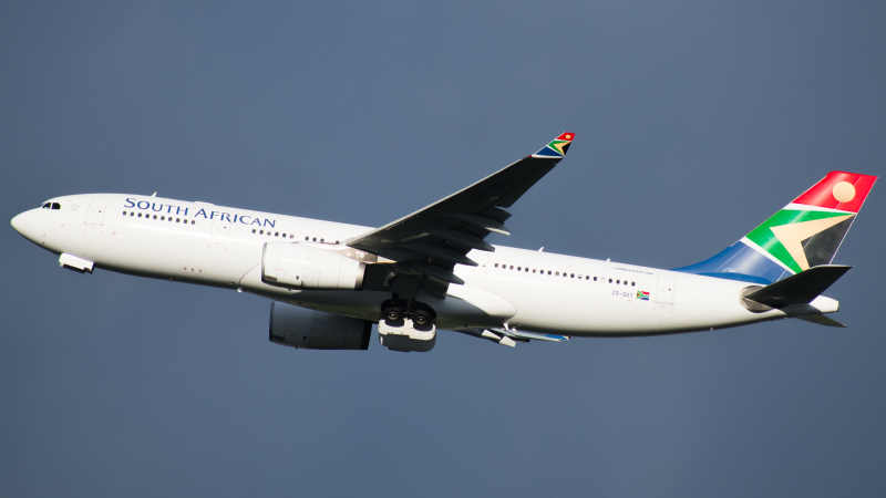 Photo of ZS-SXY - South African Airways Airbus A330-200 at IAD on AeroXplorer Aviation Database
