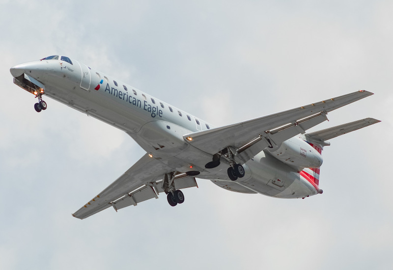 Photo of N657AE - American Eagle Embraer ERJ145 at MKE on AeroXplorer Aviation Database