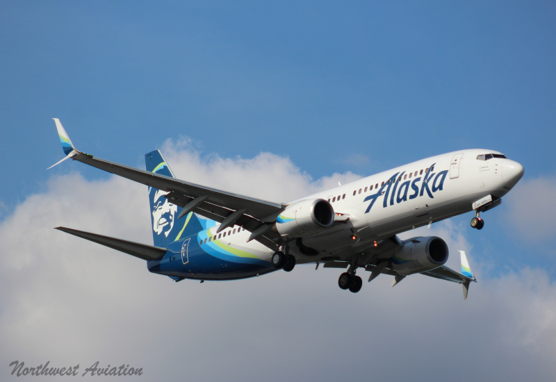 Photo of N564AS - Alaska Airlines Boeing 737-800 at SEA on AeroXplorer Aviation Database