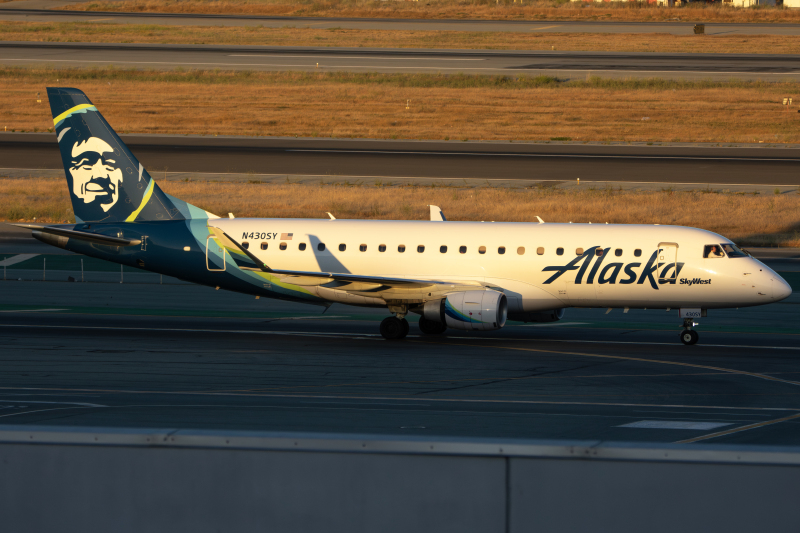 Photo of N430SY - Alaska Airlines Embraer E175 at SFO on AeroXplorer Aviation Database