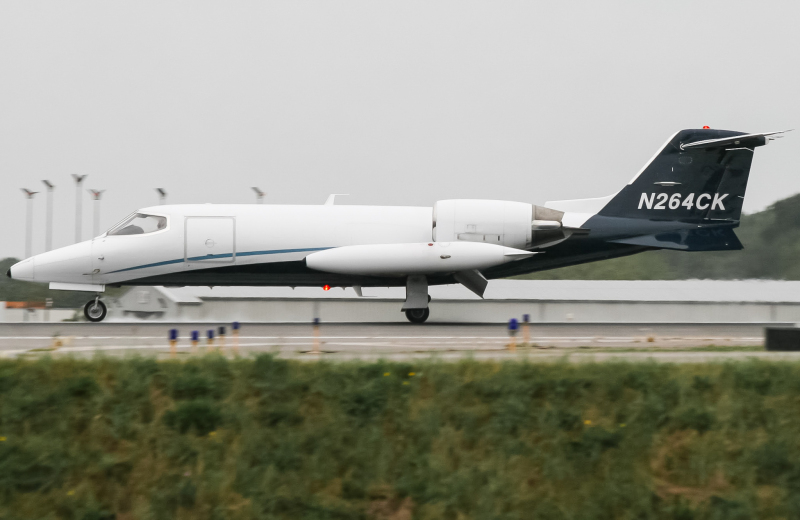 Photo of N264CK - AirNet Learjet 35 at BUF on AeroXplorer Aviation Database