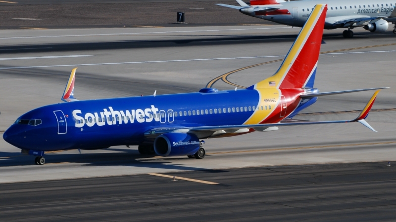 Photo of N8556Z - Southwest Airlines Boeing 737-800 at PHX on AeroXplorer Aviation Database