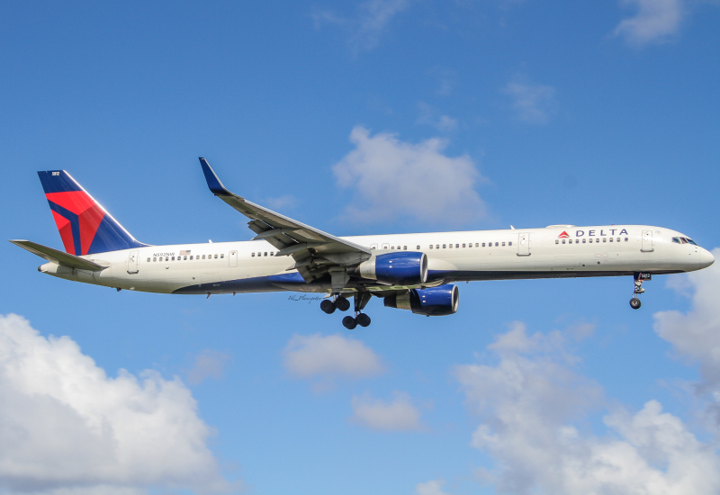 Photo of N592NW - Delta Airlines Boeing 757-351 at FLL on AeroXplorer Aviation Database